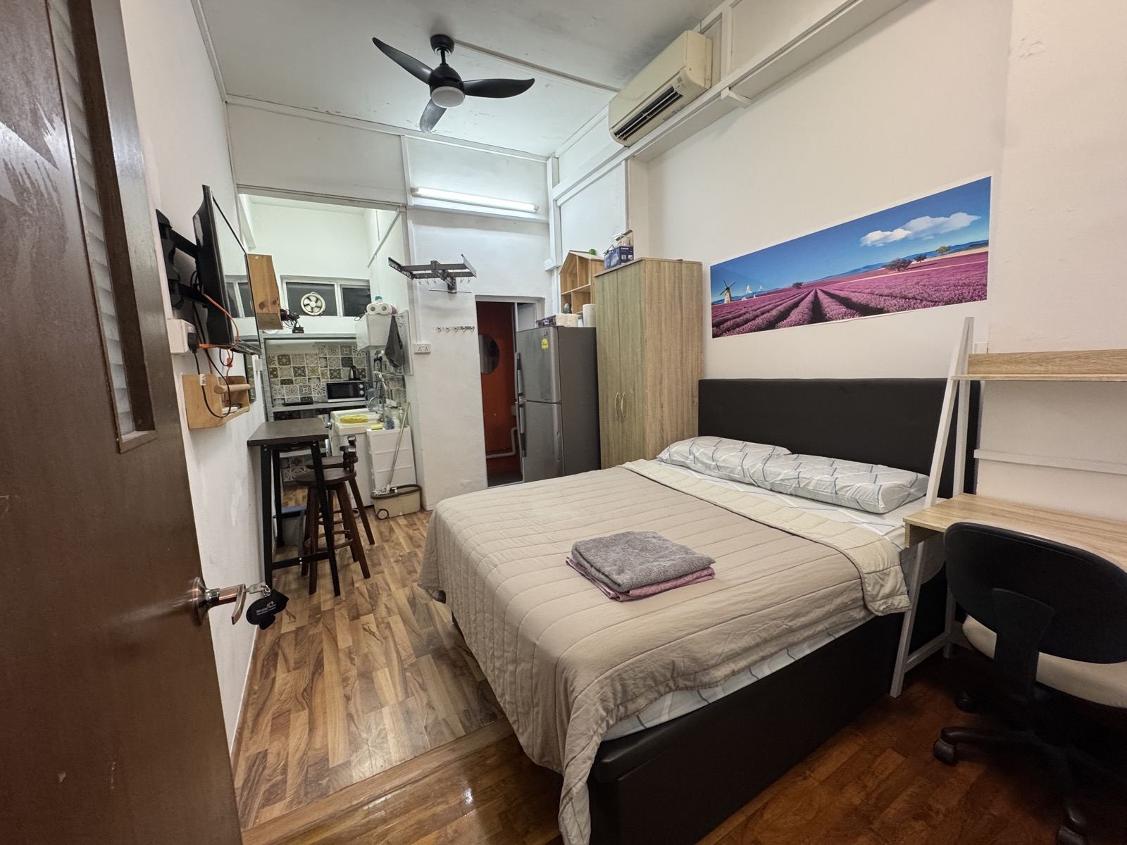 Studio overview with queen bed