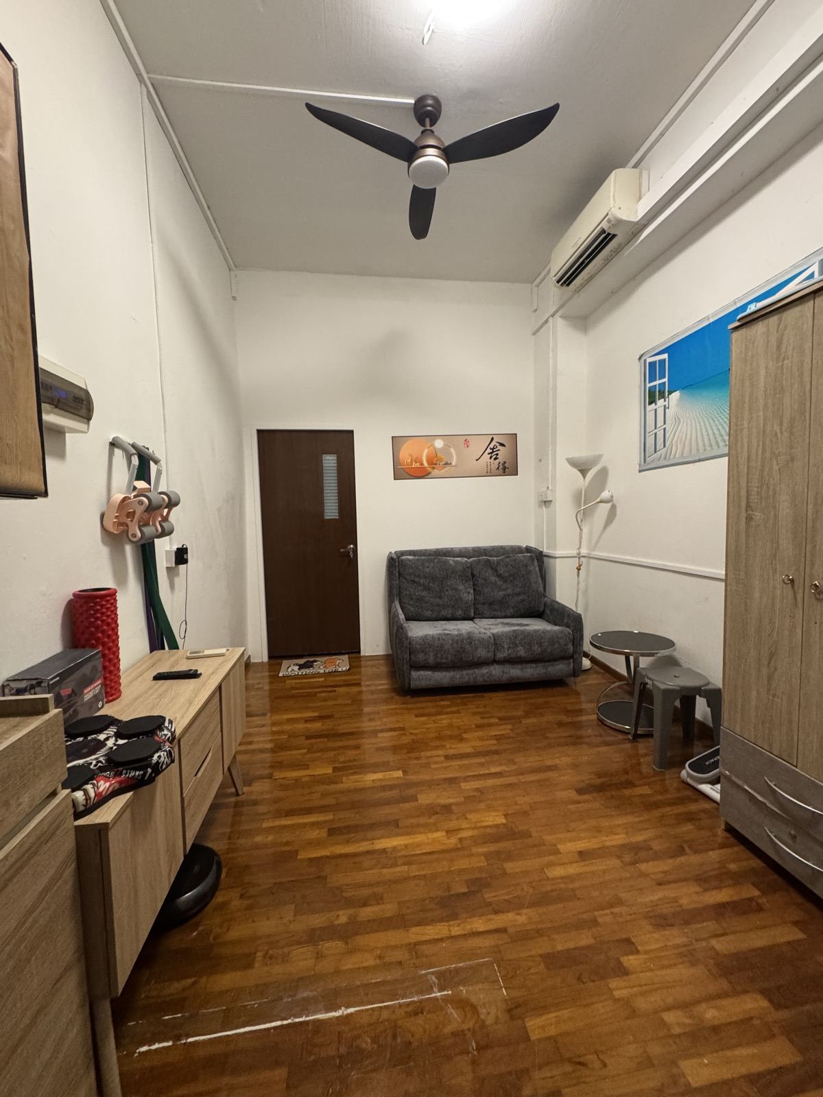 High ceiling with fan and air-conditioning